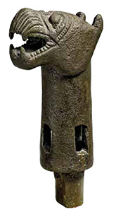 سلاحی از هخامنشیان که این دسته گرز یکی از نمونه‌های آن است که در موزه متروپولیتن نیویورک نگهداری می شود