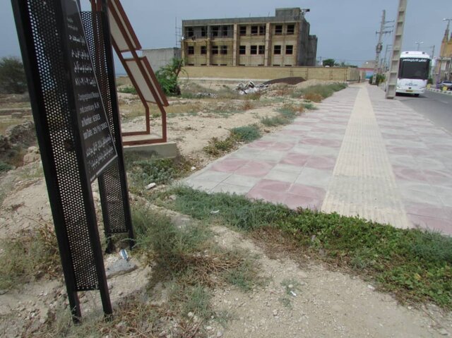 مدرسه در حال ساخت در عرصه مسجد جامع تاریخی سیراف