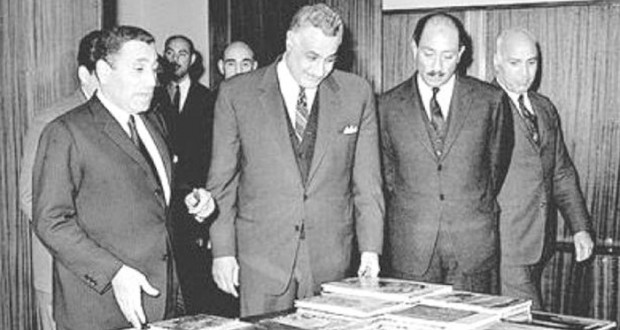  از راست به چپ: انور سادات-عبدالناصر-هیکل
